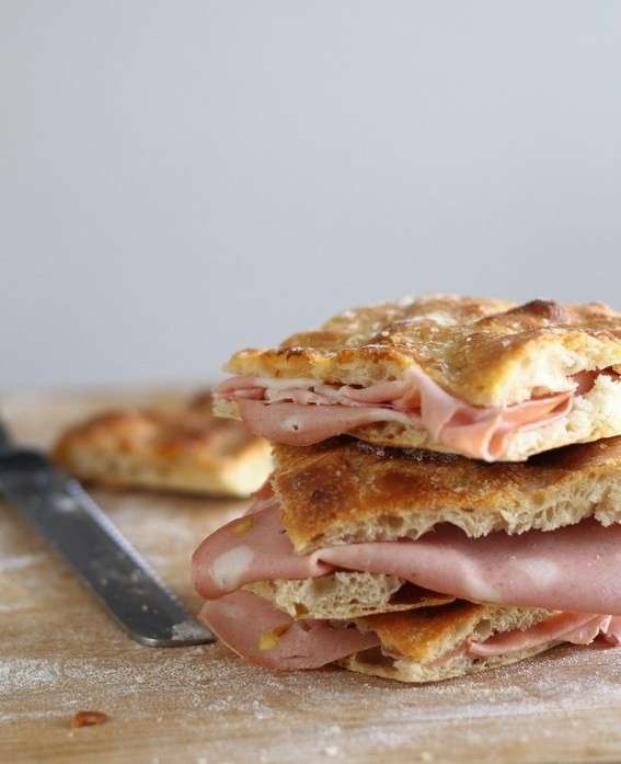 Scrocchiarella romana con mortadella