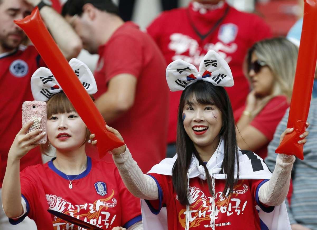 Tifosa che esulta per la Corea del Sud