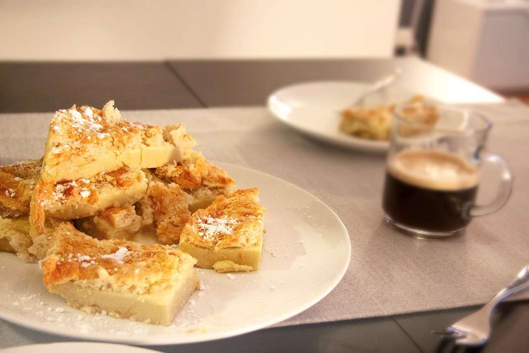 Torta magica con caffè