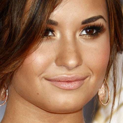 Trucco pelle abbronzata di Demi Lovato