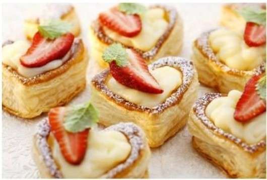 Vol au vent con crema e fragole