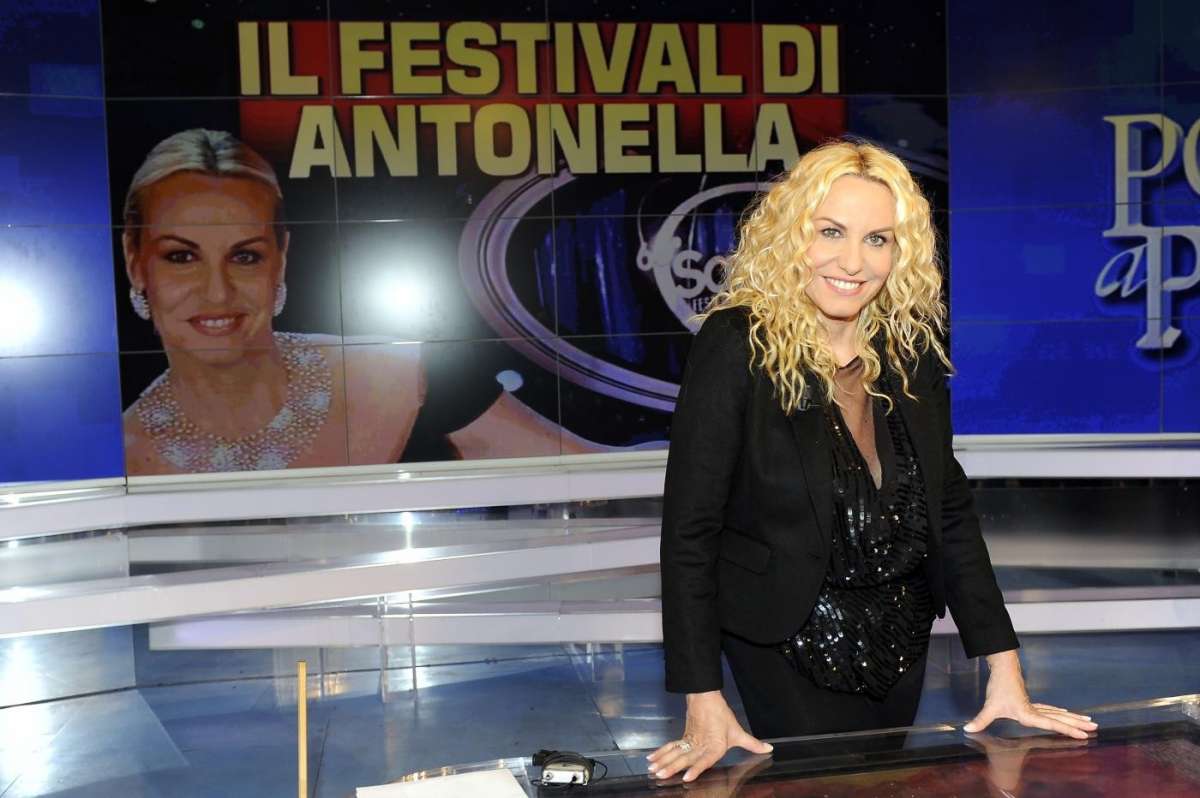 Antonella Clerici in trasmissione