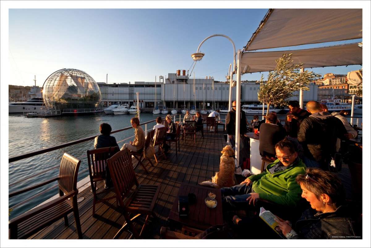 Aperitivo al Porto Antico