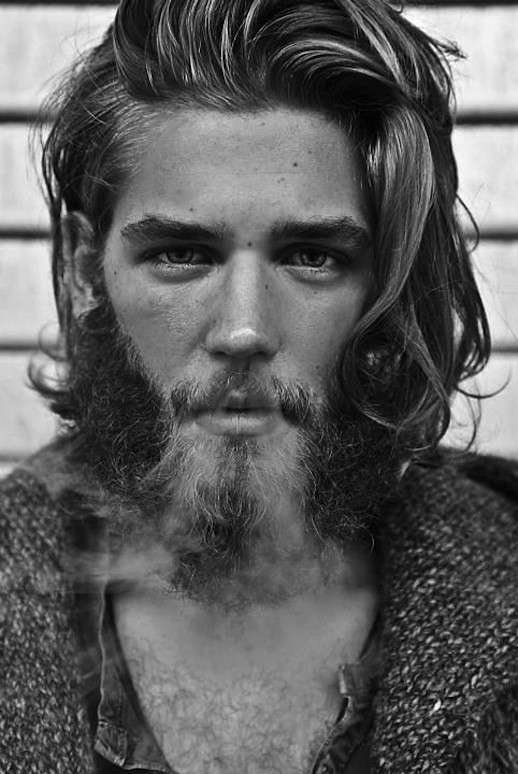 Ben Dahlhaus dallo sguardo triste