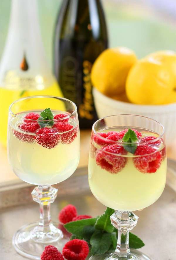 Cocktail con limoncello e prosecco