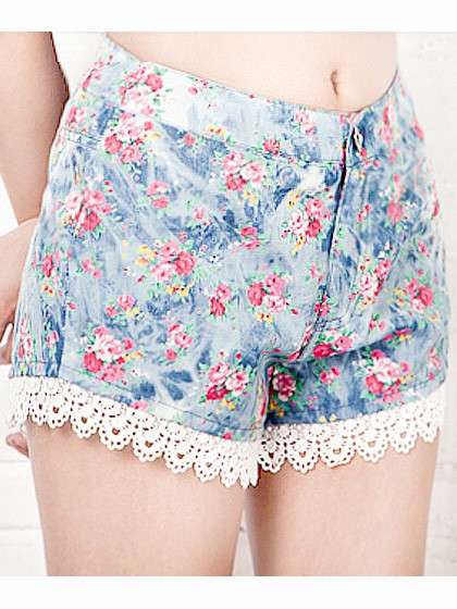 Hotpants con bordo all'uncinetto