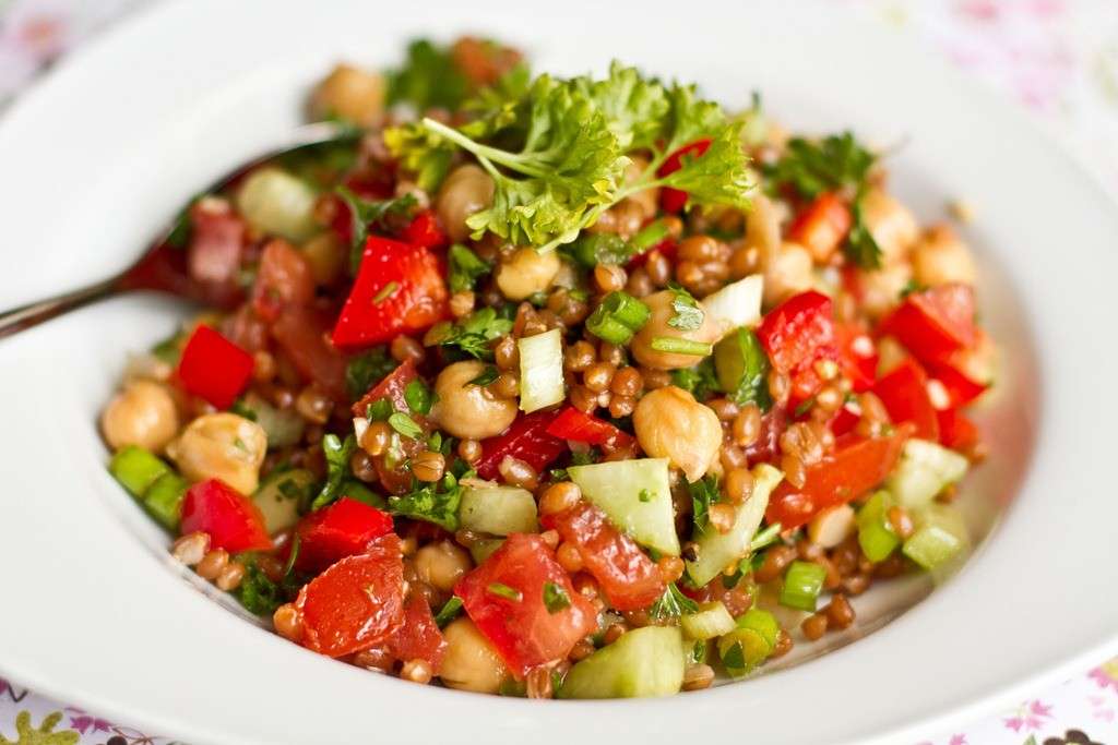 Insalata di frumento e pomodorini