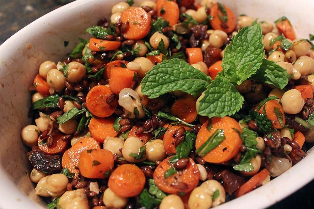Insalata di orzo con carote