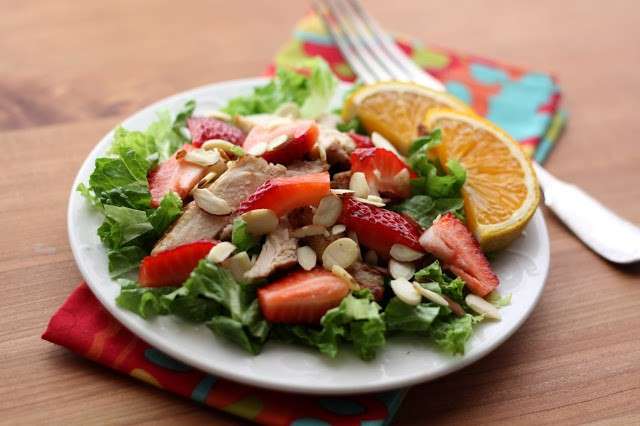 Insalata di pollo e fragole