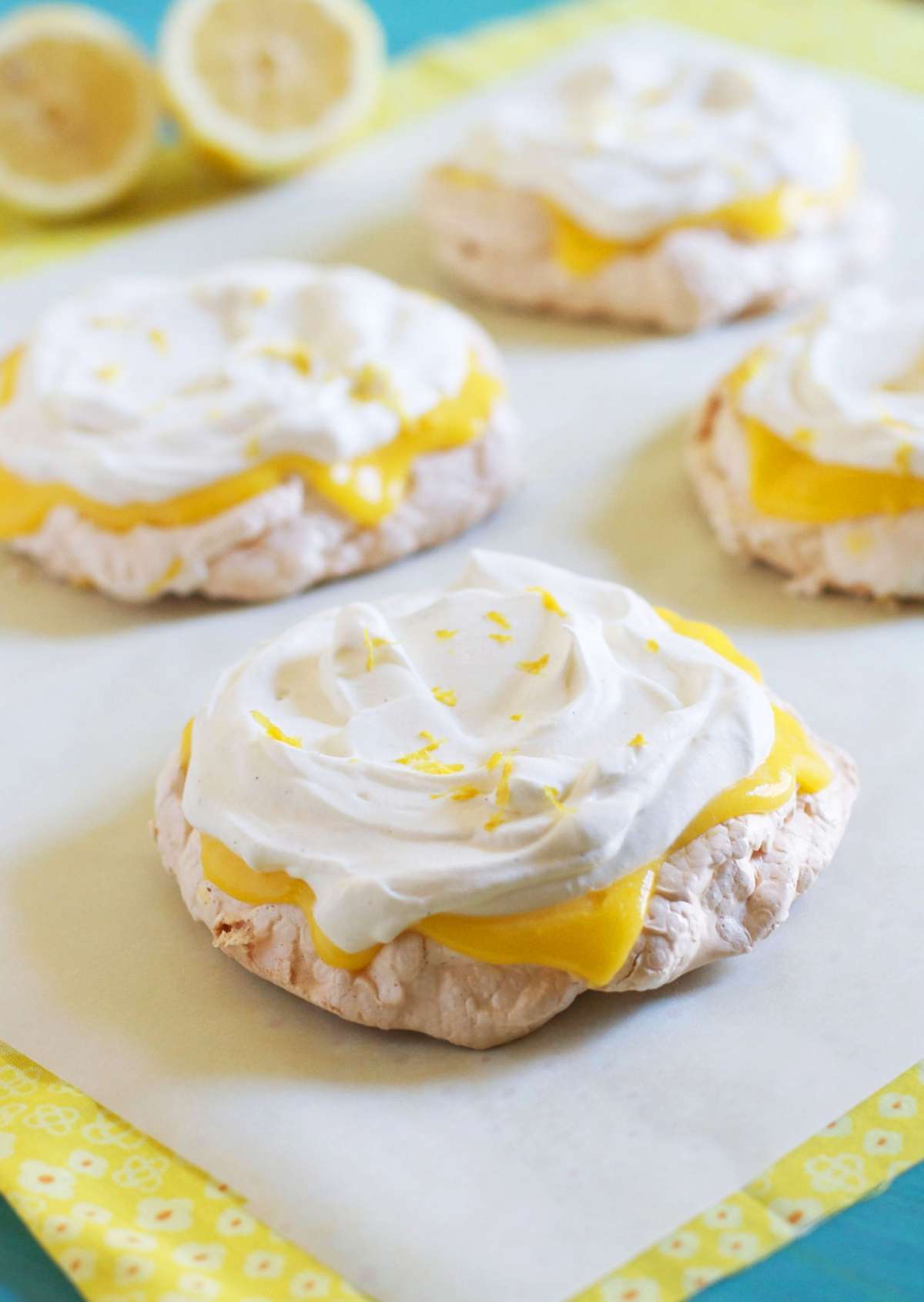Mousse al limone con biscotti