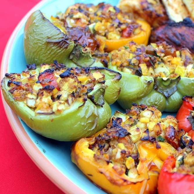 Peperoni ripieni con verdure grigliate