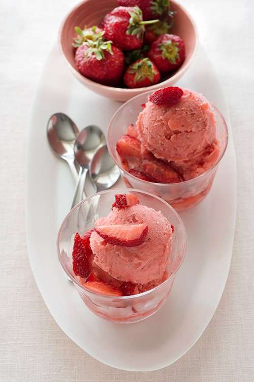 Sorbetto alla fragola e spumante