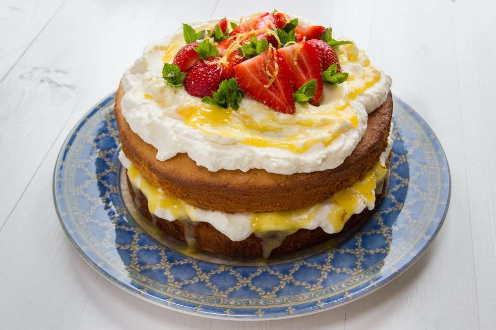 Torta al limone con frutta