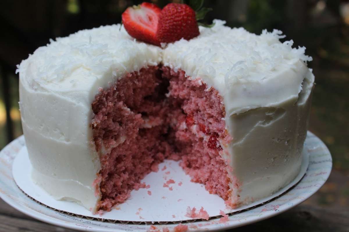 Torta alle fragole e cocco