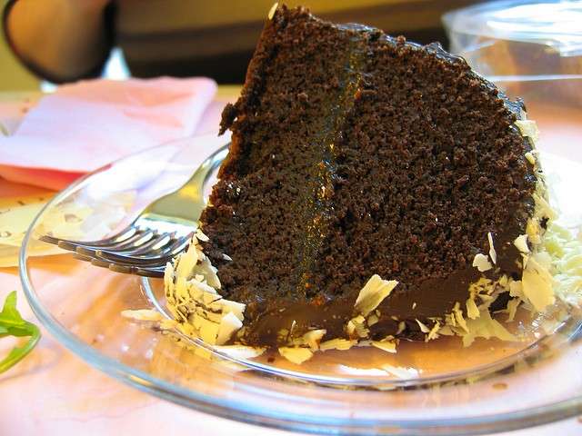 Torta con cioccolato fondente e al latte