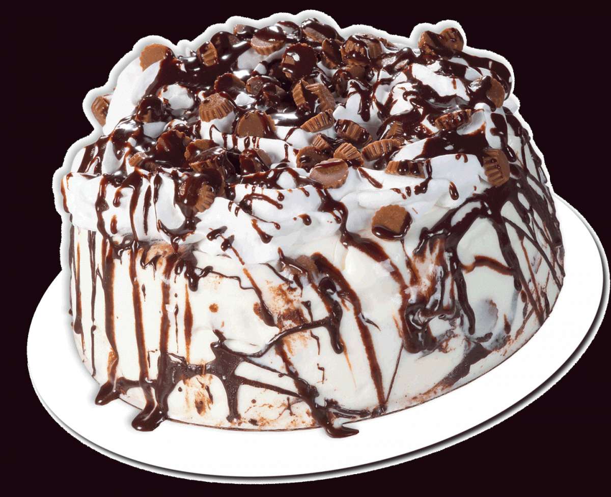 Torta gelato guarnita con cioccolato