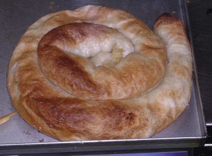 Burek a spirale cotto al forno