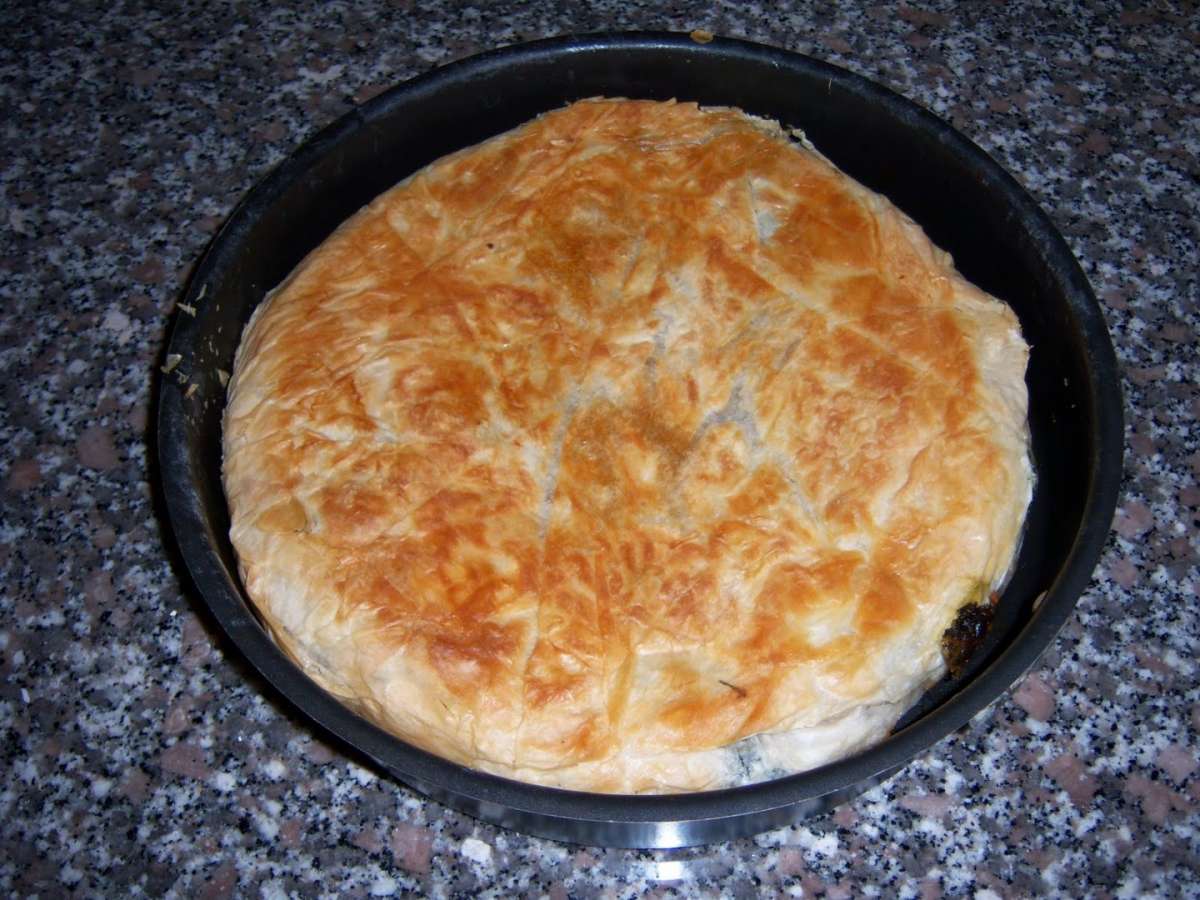 Burek farcito con verdure miste