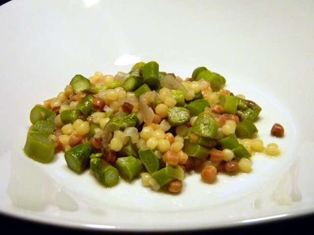 Fregola con asparagi