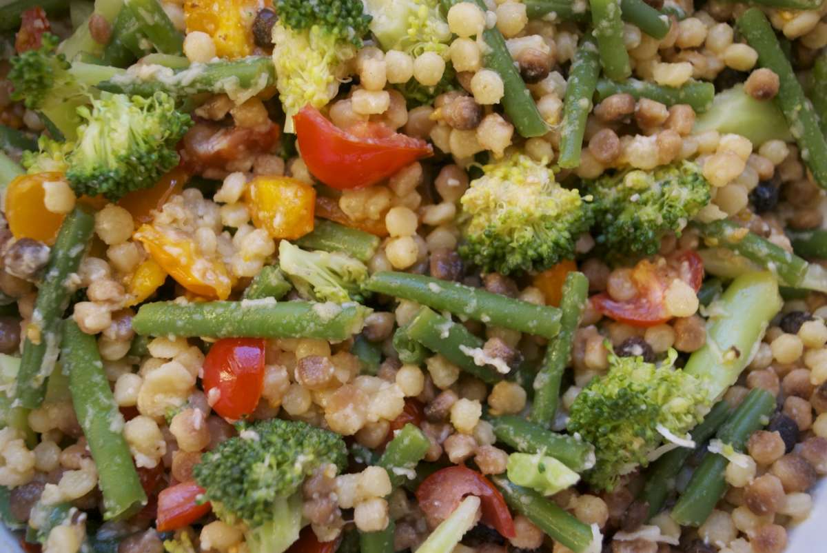 Fregola con fagiolini, carote e broccoli