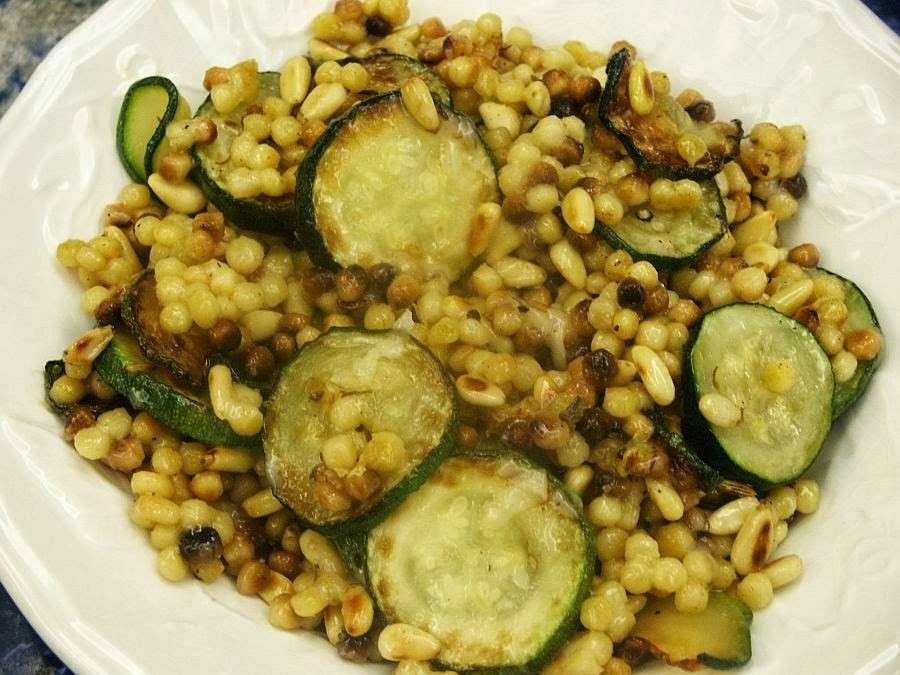 Fregola tostata con zucchine