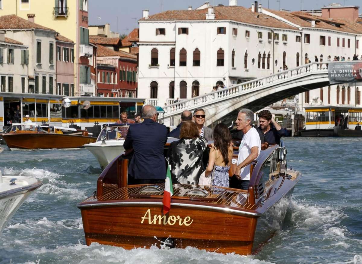 L'arrivo di George Clooney e Amal Alamuddin a Venezia