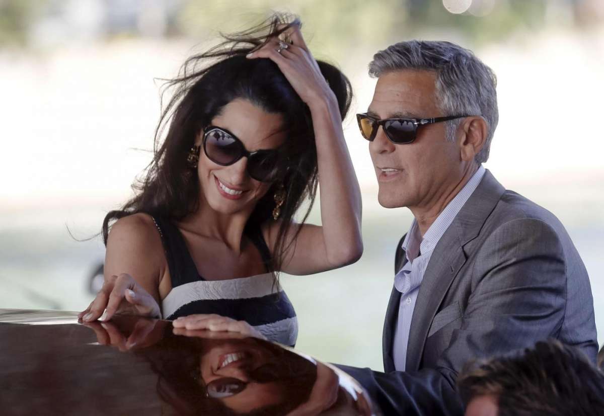 Look elegante per George e Amal