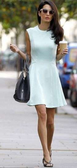 Abito turchese per Amal Alamuddin