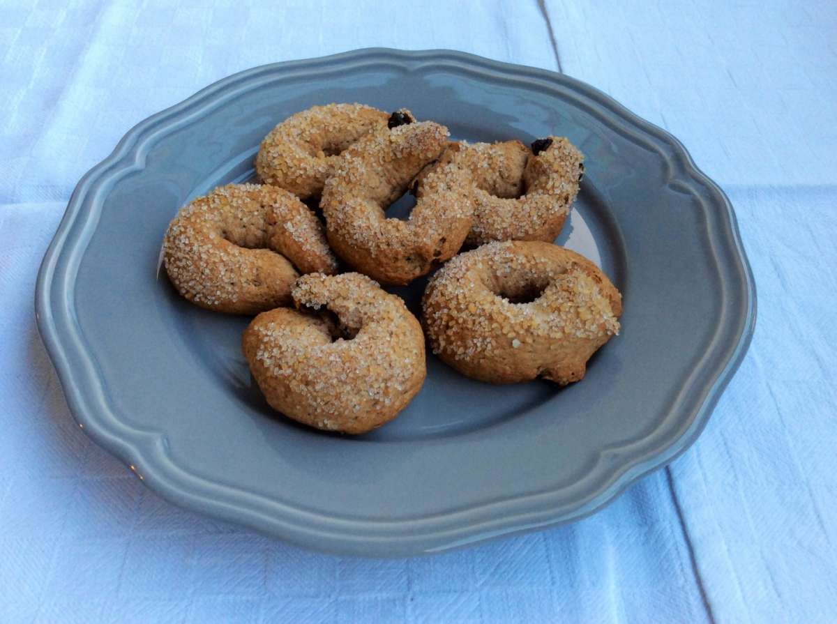 Biscotti al vino con zucchero di canna