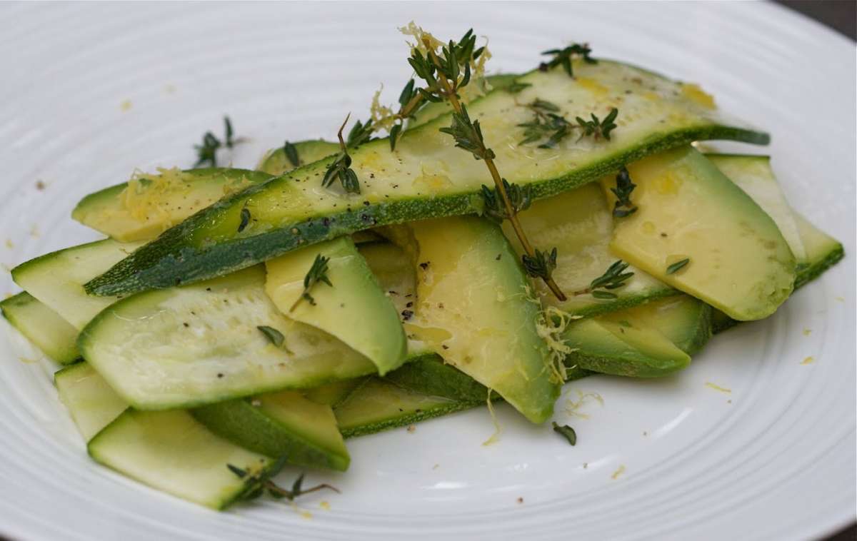 Carpaccio di zucchine aromatico