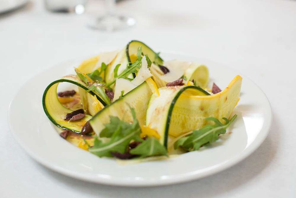 Carpaccio di zucchine con rucola