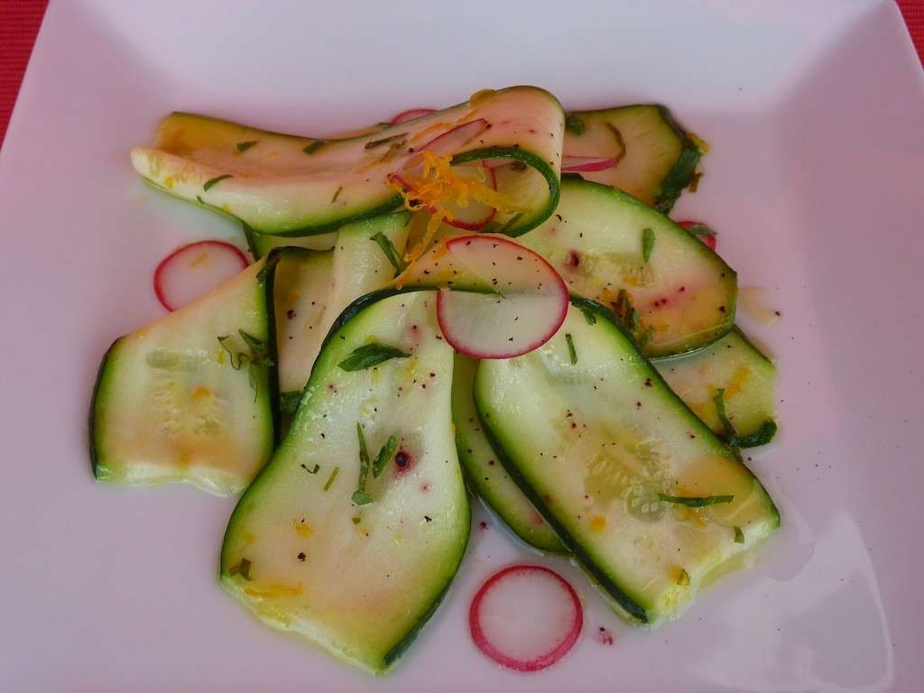 Carpaccio di zucchine marinate con agrumi