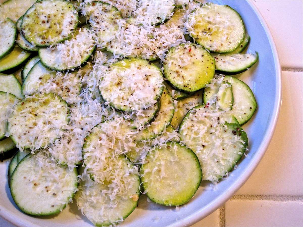 Carpaccio di zucchine vegetariano