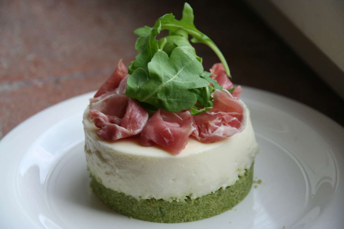 Cheesecake con prosciutto