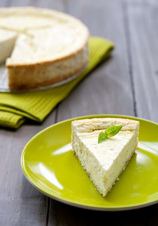 Cheesecake salata alla ricotta e basilico