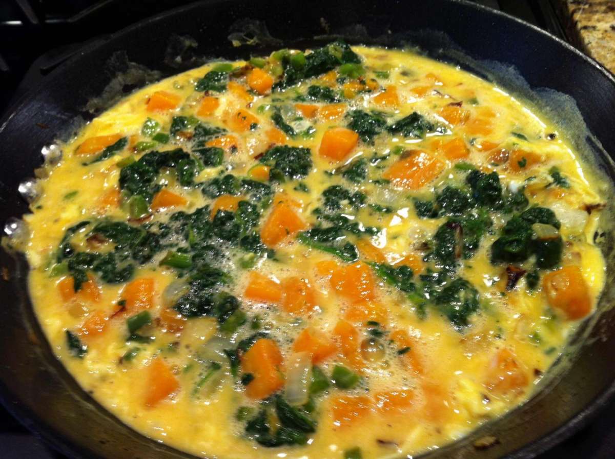 Frittata al salmone, patate e spinaci