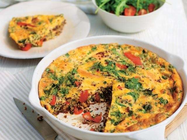 Frittata al salmone, quinoa e pomodori