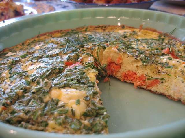 Frittata al salmone con formaggi