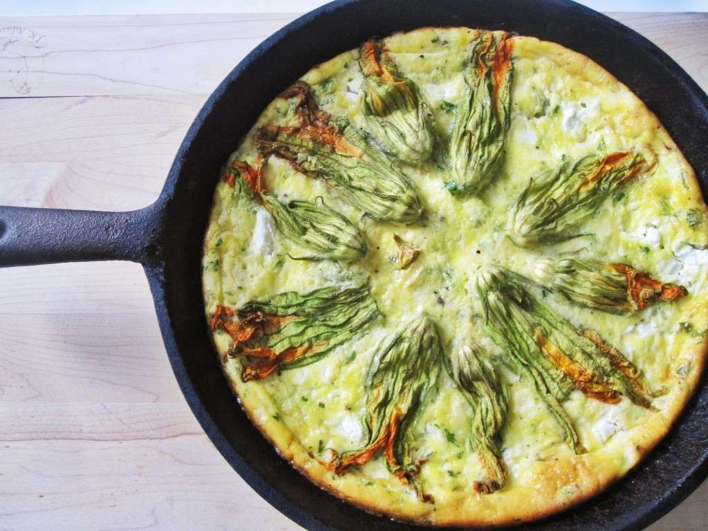 Frittata con fiori di zucca e formaggio