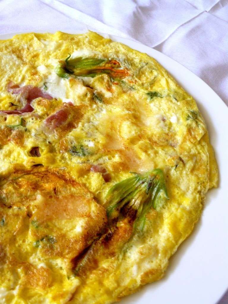 Frittata con fiori di zucca e pancetta