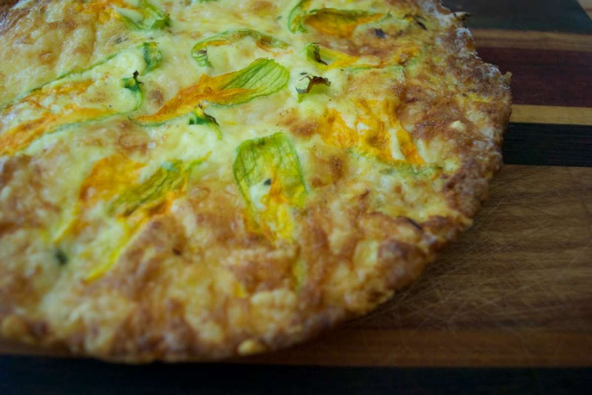 Frittata con fiori di zucca semplice