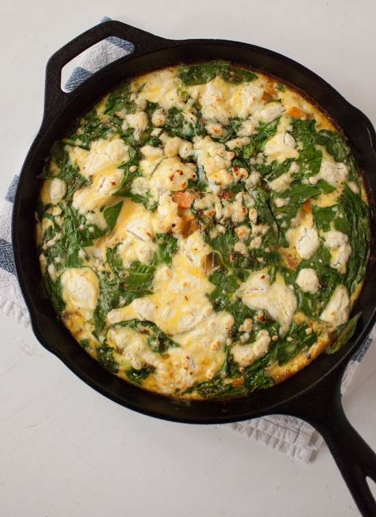 Frittata con patate, spinaci e formaggio