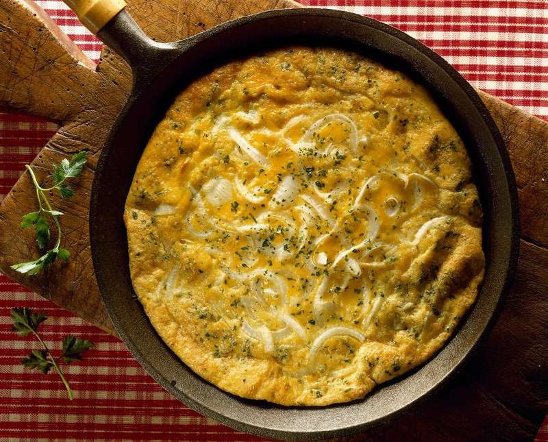 Frittata di cipolle in padella