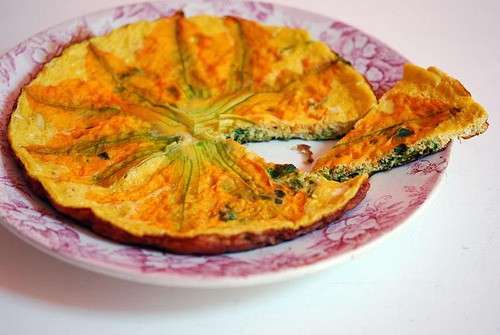 Frittata semplice con fiori di zucca