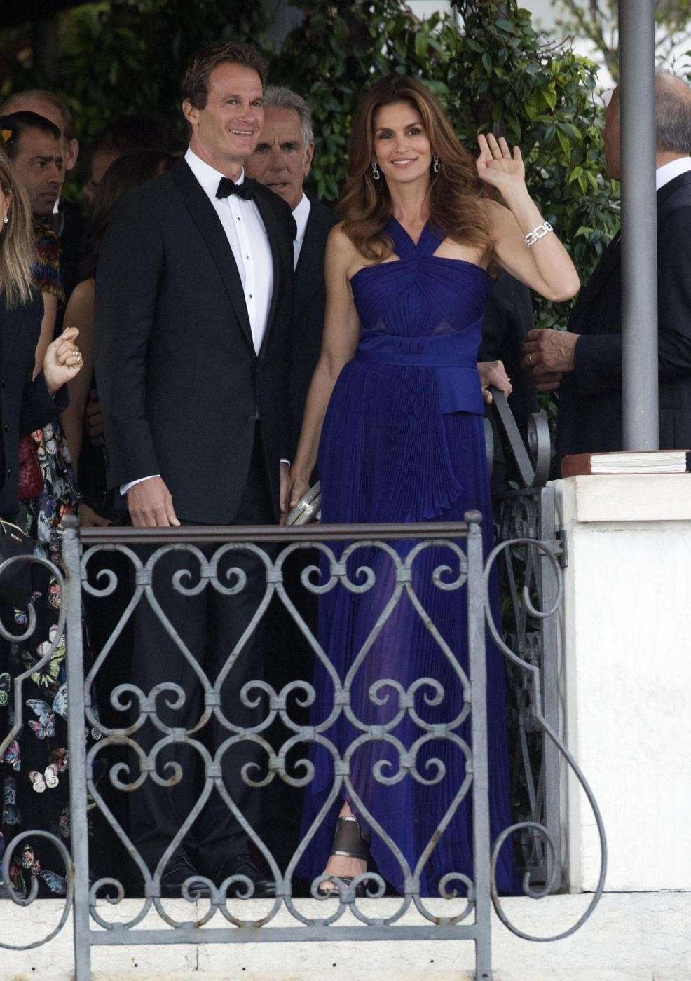 Il testimone di nozze dello sposo e Cindy Crawford