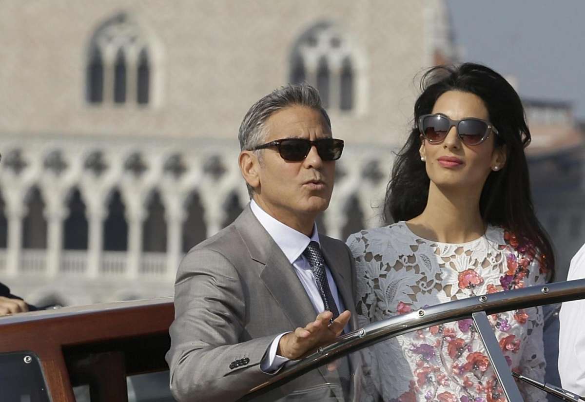 Prima uscita per i neo sposi vip