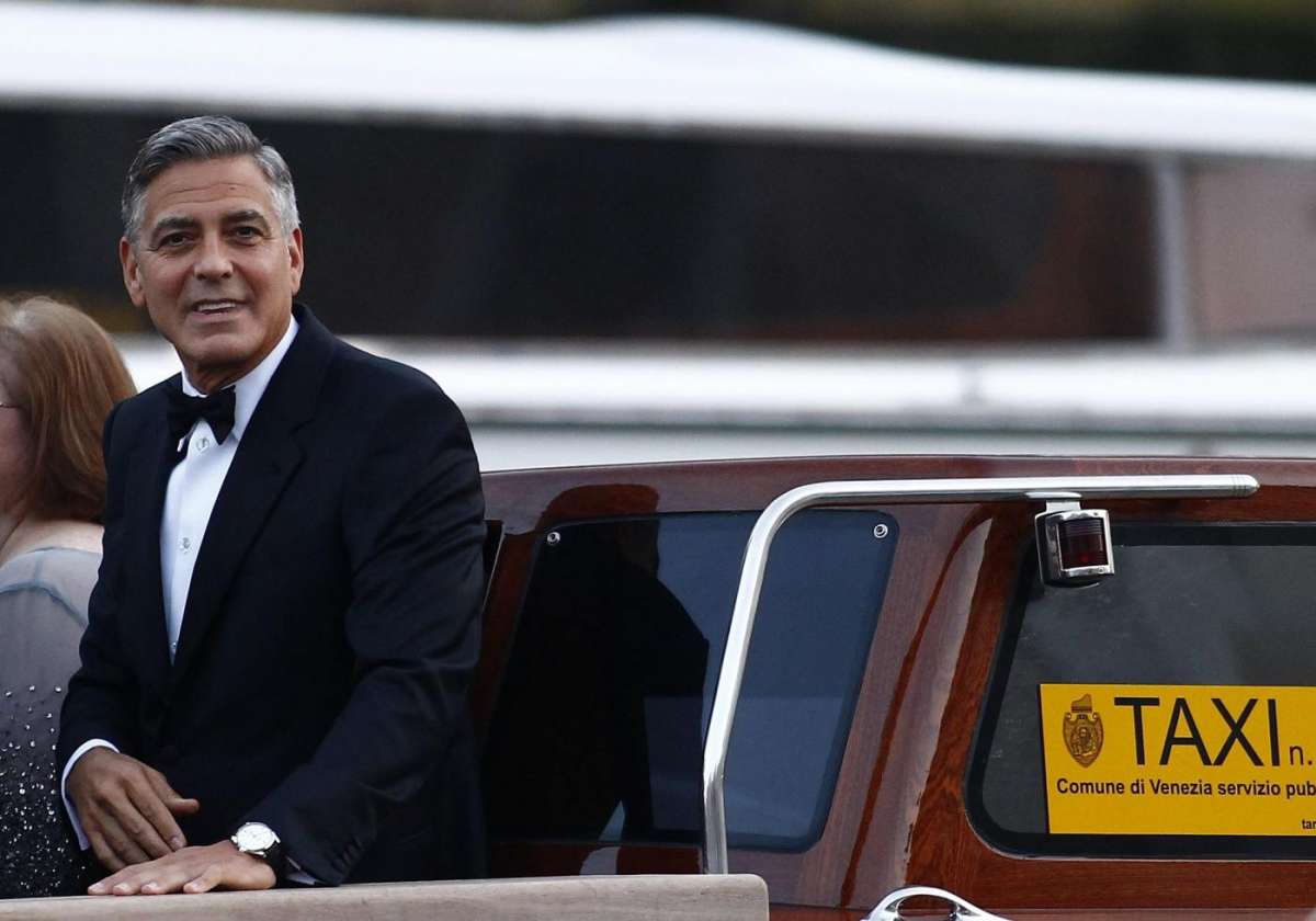 Primo piano dello sposo vip