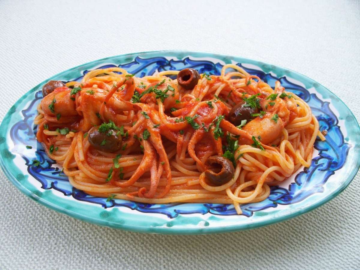Spaghetti pomodoro e moscardini