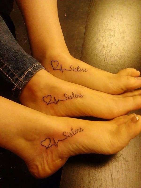Tatuaggi sul piede per sorelle