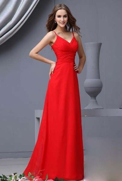 Abito semplice chic per la sposa in rosso